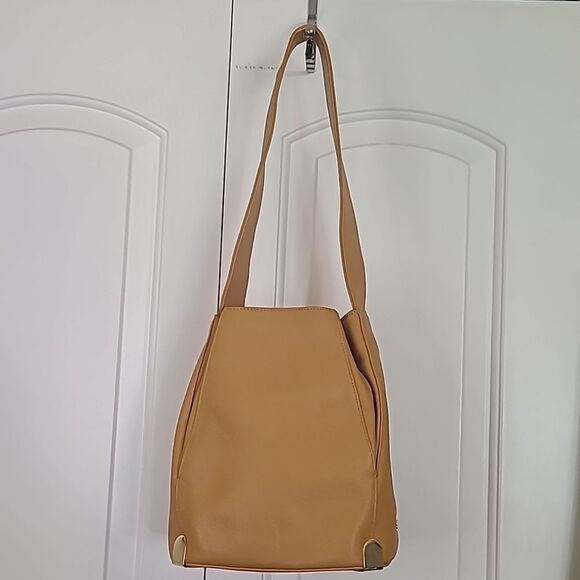 Vince Camuto Drawstring Shoulder Bucket Bag Tan Camel Gold Accents - Picture 6 of 15